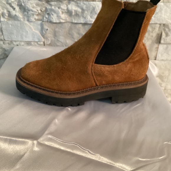 Sam Edelman Laguna Chelsea Boots (Kids) - Picture 3 of 16